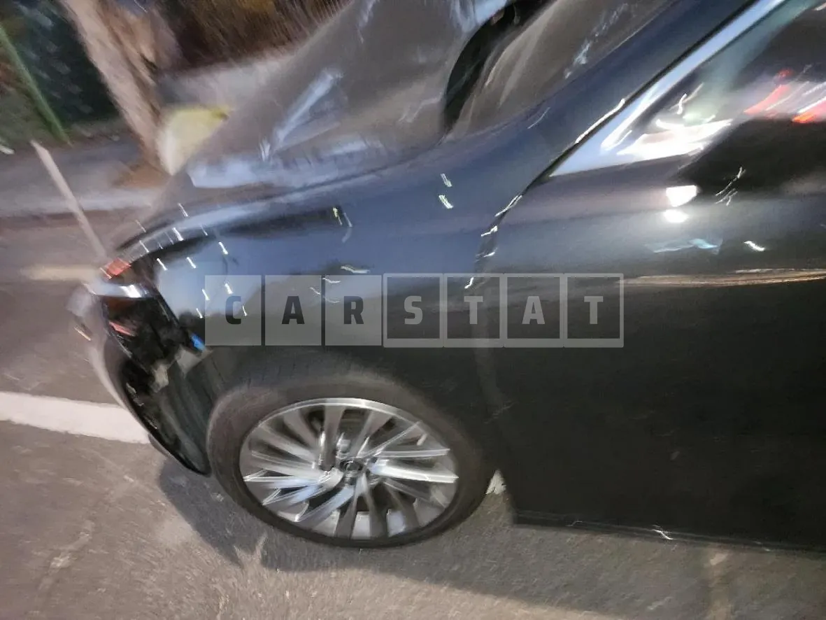 Photo 2 of 15: 2019 Lexus ES300h, VIN JTHB21B10K2064446 — Korean insurance auction