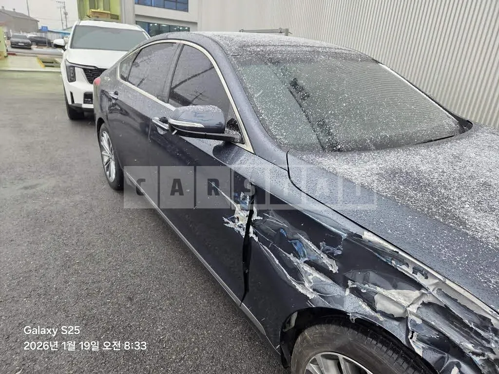 Photo 2 of 20: 2016 Hyundai Genesis, VIN KMHGL41DDGU174529 — Korean insurance auction
