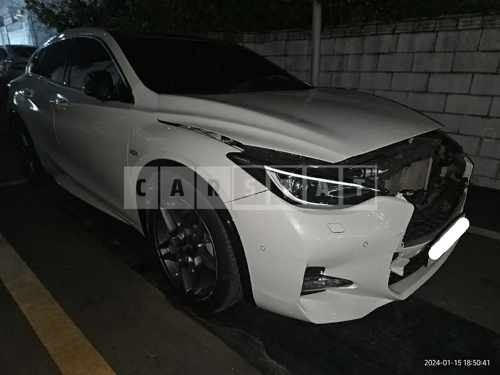 Photo 2 of 41: 2017 Infiniti Q30, VIN SJKCH53E1HA056915 — Korean insurance auction