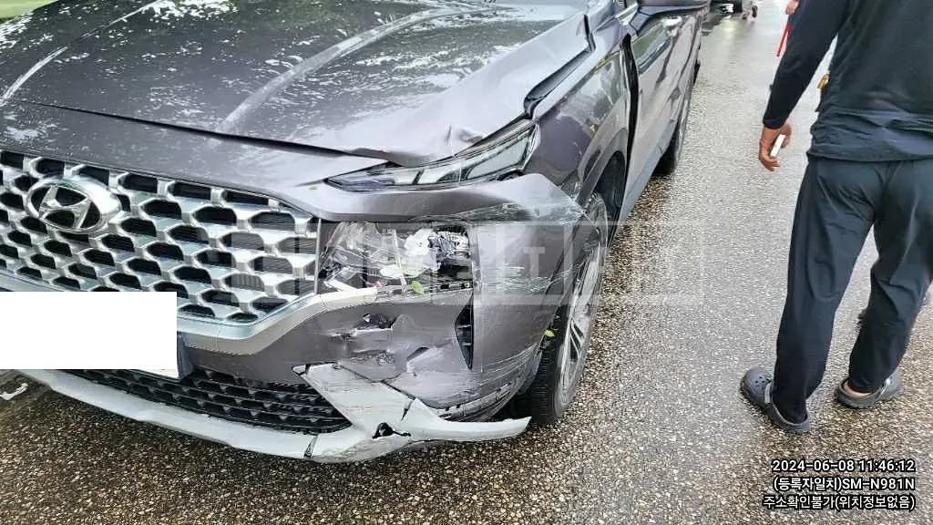 Photo 2 of 6: 2021 Hyundai Santa Fe — Korean insurance auction