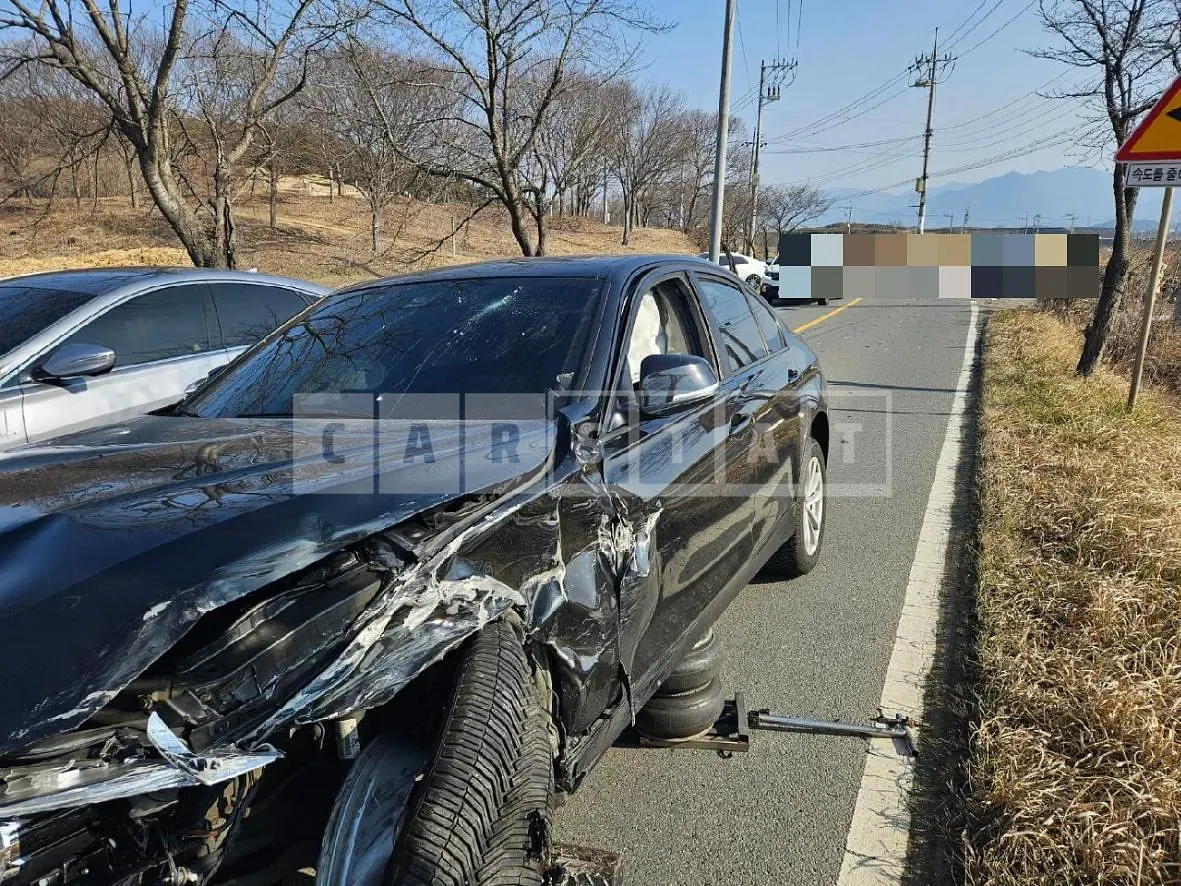 Photo 2 of 38: 2017 BMW 320d, VIN WBA8C5109HK855122 — Korean insurance auction