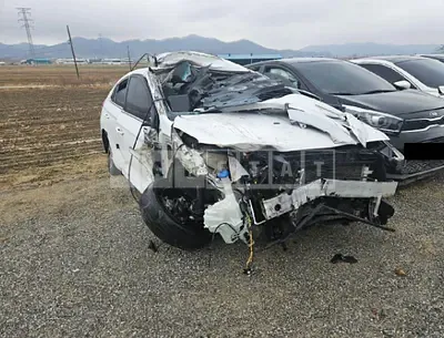 Photo 1 of 5: 2016 Hyundai Modern Ionic, VIN KMHC851CGGU002184 — Korean insurance auction