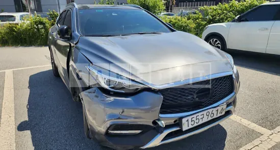 Photo 2 of 7: 2019 Infiniti QX30 AWD — Korean insurance auction