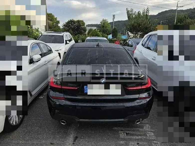 Photo 2 of 26: 2022 BMW 320i — Korean insurance auction