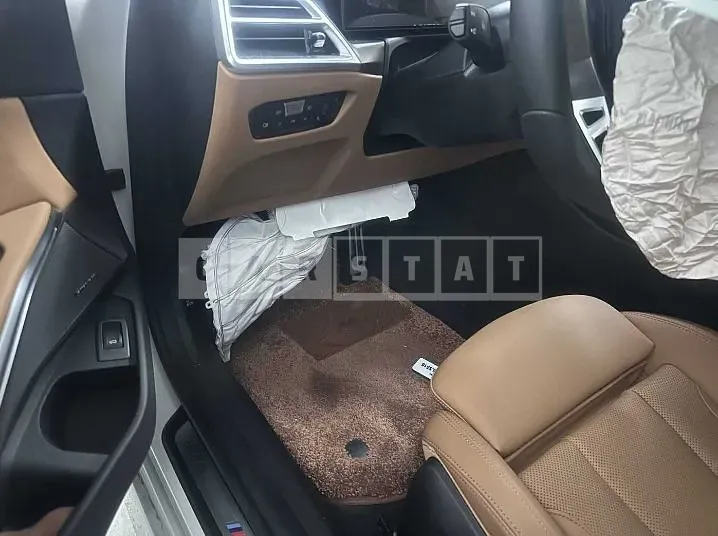 Photo 2 of 19: 2025 BMW 320i — Korean insurance auction