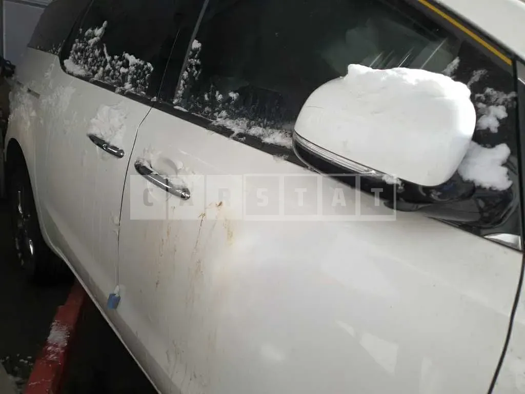 Photo 2 of 36: 2019 Kia Carnival, VIN KNAME81ABKS505244 — Korean insurance auction