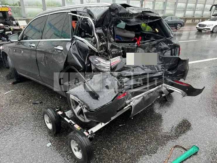 Photo 2 of 3: 2018 Mercedes-Benz GLC220 d 4Matic, VIN WDC0G0FB0JF357322 — Korean insurance auction