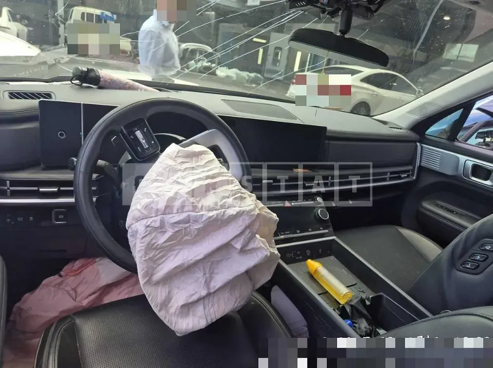 Photo 2 of 11: 2023 Hyundai Santa Fe Hybrid 4WD — Korean insurance auction