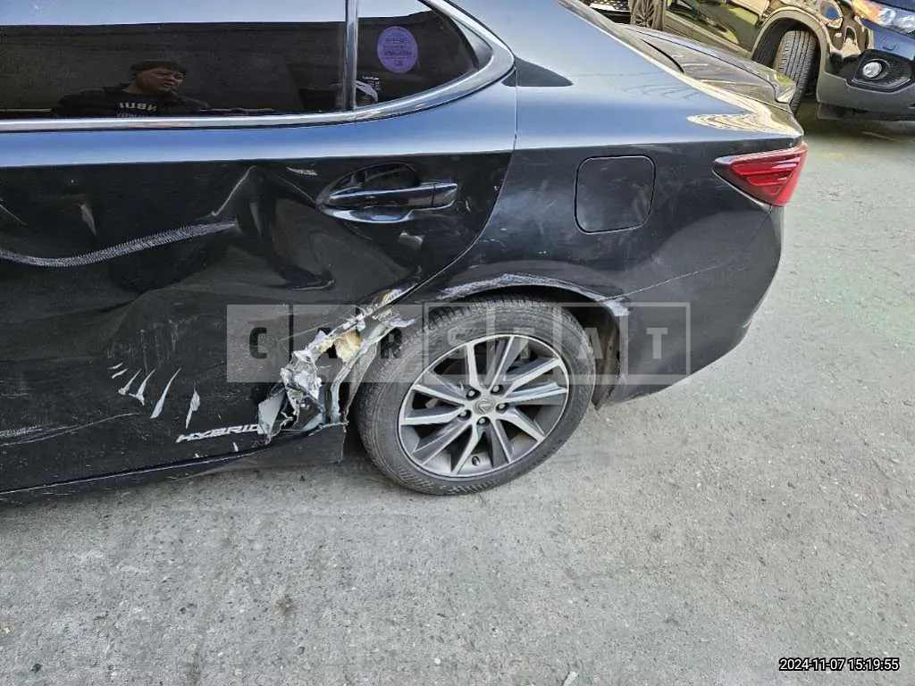 Photo 2 of 11: 2016 Lexus ES300h — Korean insurance auction