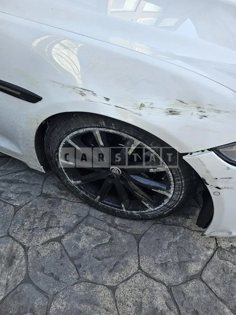 Photo 2 of 44: 2018 Jaguar XJ 3.0d, VIN SAJAA2292JNW16913 — Korean insurance auction