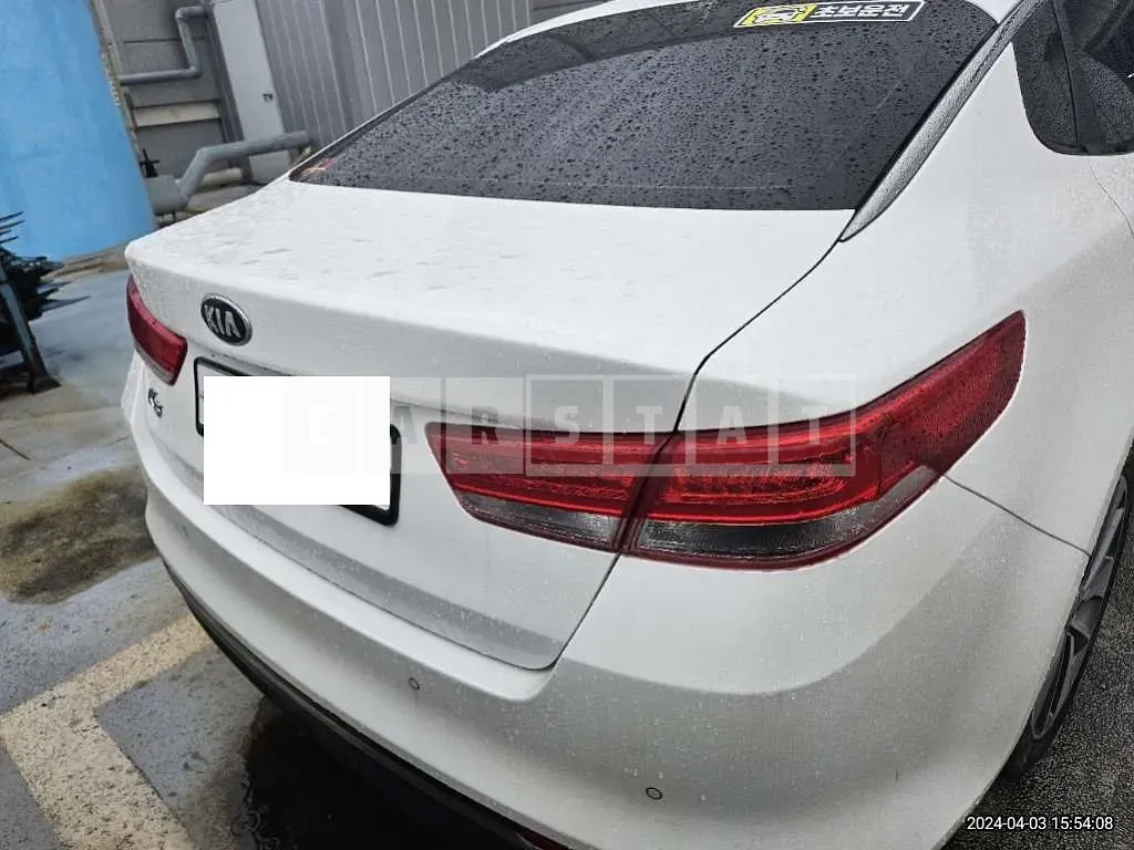 Photo 2 of 15: 2018 Kia K5, VIN KNAGS411BJA195064 — Korean insurance auction