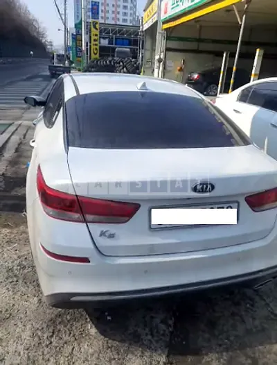 Photo 1 of 10: 2019 Kia K5, VIN KNAGS416BKA294020 — Korean insurance auction