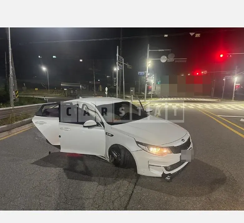 Photo 2 of 7: 2015 Kia K5 LPG — Korean insurance auction