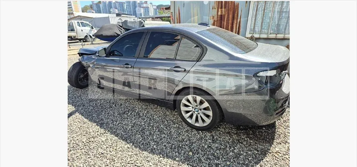 Photo 2 of 17: 2015 BMW 320d — Korean insurance auction