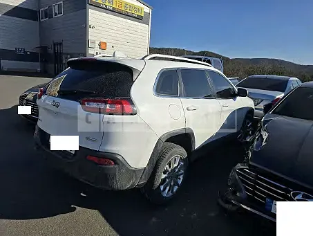 Photo 2 of 8: 2016 Jeep Zip Cherokee 2.4 — Korean insurance auction