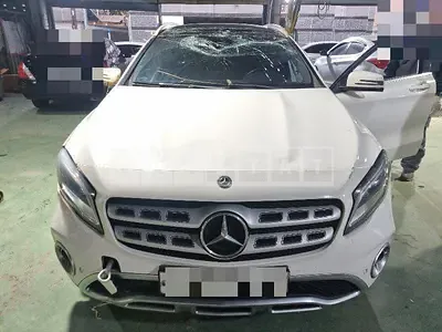Photo 1 of 31: 2018 Mercedes-Benz GLA220 — Korean insurance auction