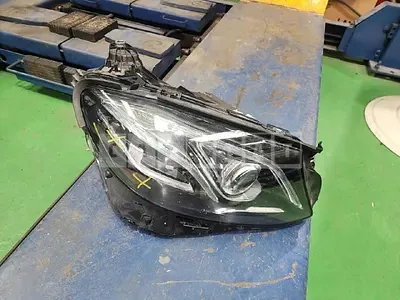 Photo 1 of 5: 2018 Mercedes-Benz (parts) E300 Headlamp, VIN WDDZF4KB9KA568696 — Korean insurance auction