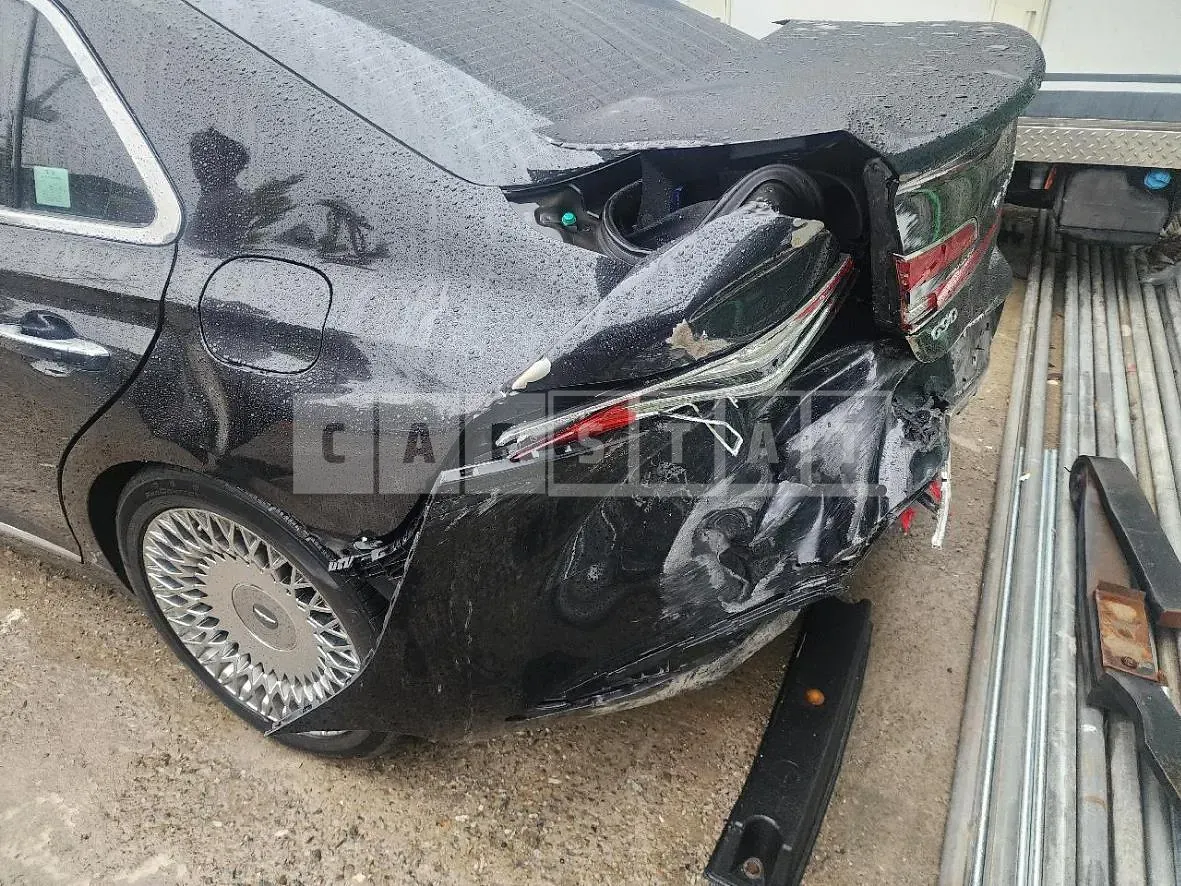 Photo 2 of 13: 2020 Genesis G90 3.8 — Korean insurance auction