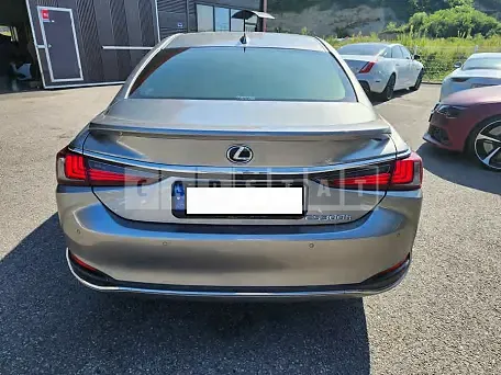 Photo 2 of 50: 2023 Lexus ES300h, VIN JTHBA1C1XP2012489 — Korean insurance auction