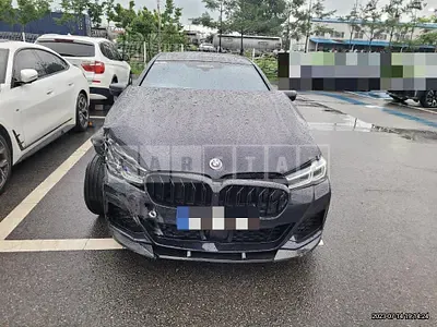 Photo 1 of 37: 2022 BMW 530e — Korean insurance auction