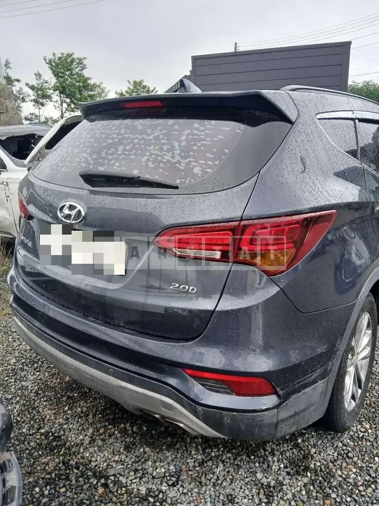 Photo 2 of 6: 2018 Hyundai Santa Fe DM — Korean insurance auction