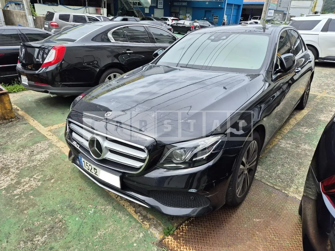 Photo 2 of 14: 2020 Mercedes-Benz E300, VIN W1KZF4JB0LA814845 — Korean insurance auction