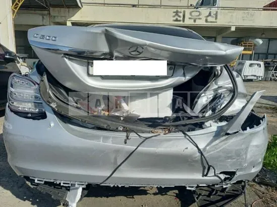 Photo 2 of 9: 2016 Mercedes-Benz C 200 — Korean insurance auction