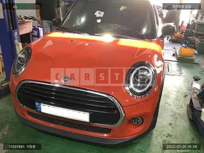 Photo 1 of 13: 2020 MINI Cooper Five-Door (15), VIN WMWXV7100L2N26223 — Korean insurance auction