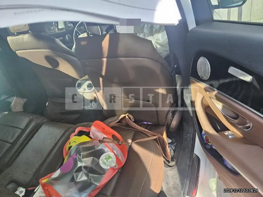 Photo 2 of 26: 2020 Mercedes-Benz E250 — Korean insurance auction