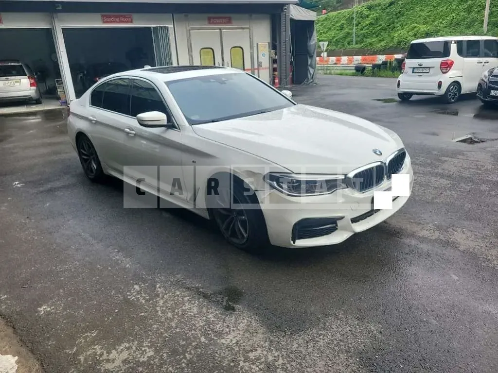 Photo 2 of 35: 2020 BMW 520i M Sport Package, VIN WBAJK9106LCE63667 — Korean insurance auction