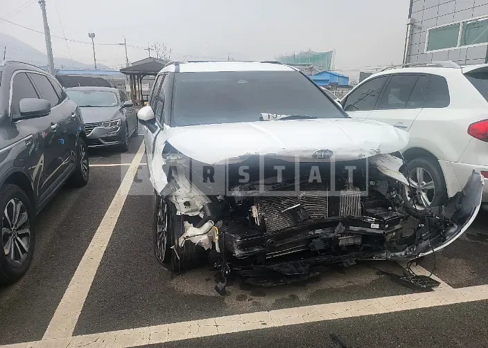 Photo 2 of 14: 2021 Kia Carnival Limousine, VIN KNANE81BBMS033456 — Korean insurance auction