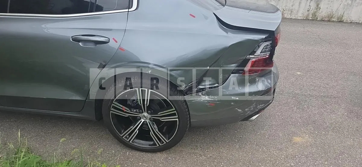 Photo 2 of 17: 2020 Volvo S60B5 — Korean insurance auction