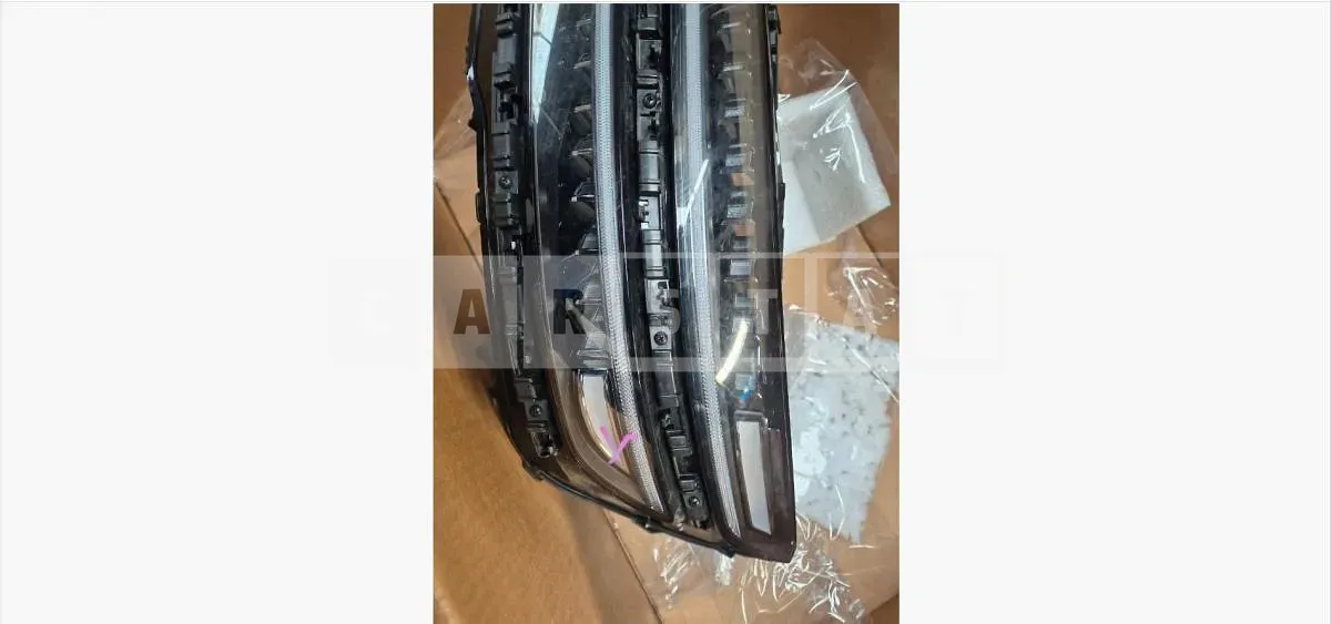 Photo 2 of 3: 2024 Genesis (parts) GV70 Headlamp — Korean insurance auction