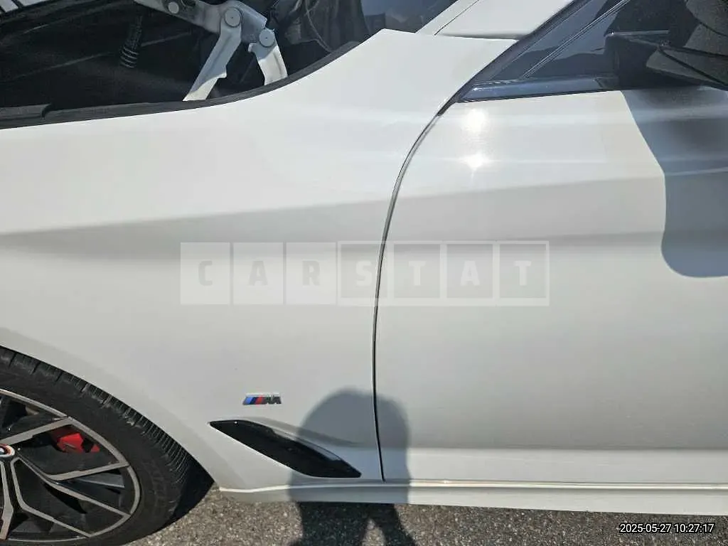 Photo 2 of 27: 2022 BMW 520i — Korean insurance auction