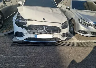 Photo 1 of 28: 2021 Mercedes-Benz E220d 4Matic, VIN W1KZF0FB1MA974400 — Korean insurance auction