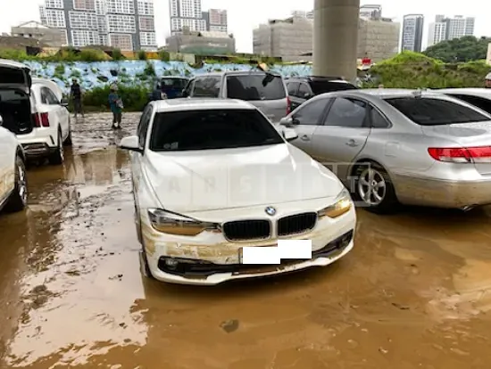 Photo 2 of 6: 2016 BMW 320d, VIN WBA8C5108GK639597 — Korean insurance auction
