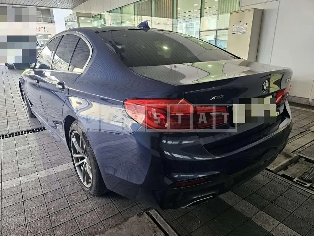 Photo 2 of 14: 2017 BMW 530i xDrive — Korean insurance auction
