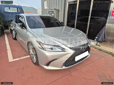 Photo 1 of 21: 2019 Lexus ES300h, VIN JTHB21B10K2055178 — Korean insurance auction