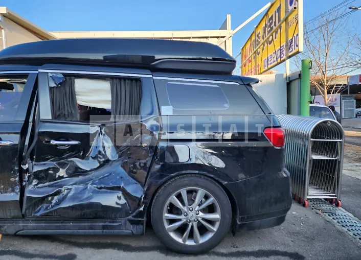 Photo 2 of 50: 2019 Kia Carnival High Limousine, VIN KNAMC81AB8SS17779 — Korean insurance auction