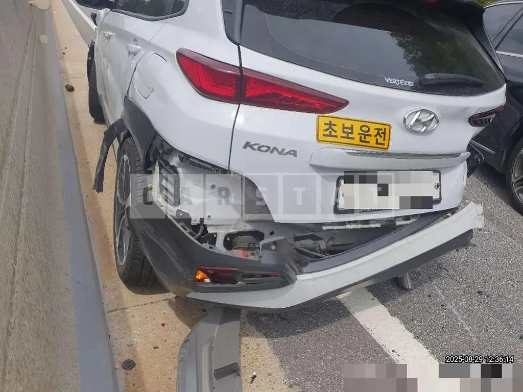 Photo 2 of 6: 2019 Hyundai Kona 1.6 — Korean insurance auction