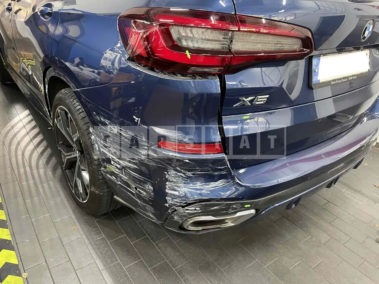 Photo 2 of 33: 2023 BMW X5 xDrive40i, VIN WBACR6103P9R10457 — Korean insurance auction