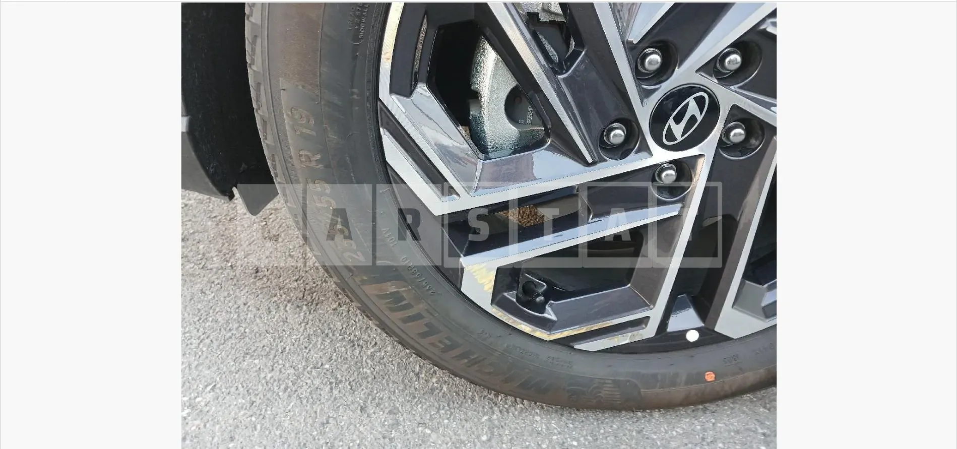 Photo 2 of 3: 2025 Hyundai (parts) Tucson NX4 Hybrid L Front Wheel — Korean insurance auction