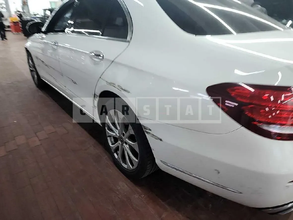 Photo 2 of 37: 2019 Mercedes-Benz E220 d 4Matic, VIN WDDZF0FB5KA526755 — Korean insurance auction