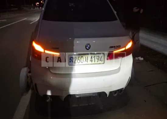 Photo 2 of 5: 2018 BMW 530i xDrive — Korean insurance auction