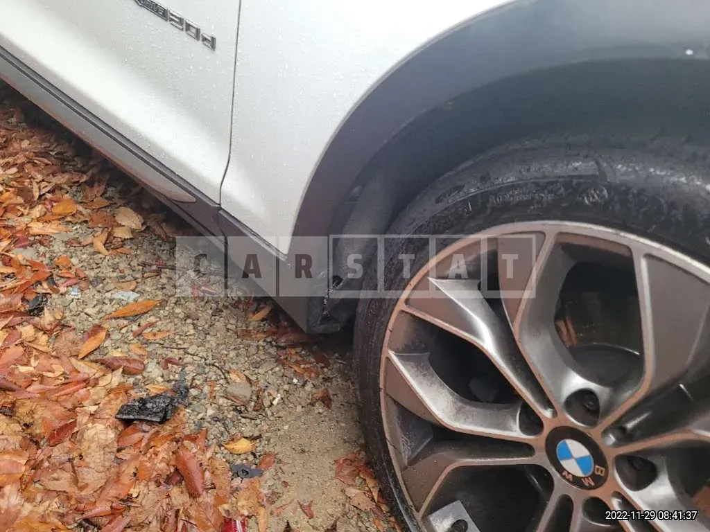 Photo 2 of 24: 2015 BMW X3 xDrive 20d, VIN WBAWZ5102F0L02794 — Korean insurance auction
