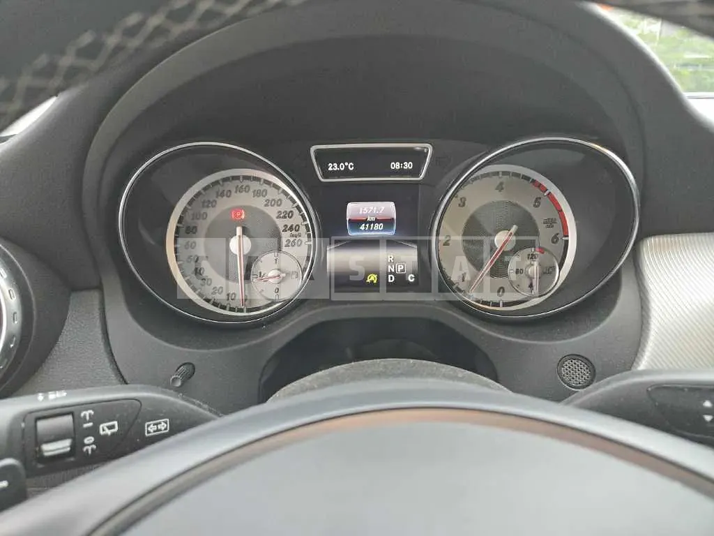 Photo 2 of 64: 2016 Mercedes-Benz GLA200 d 4Matic — Korean insurance auction