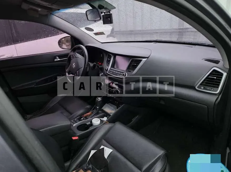 Photo 2 of 6: 2016 Hyundai Tucson TL — Korean insurance auction
