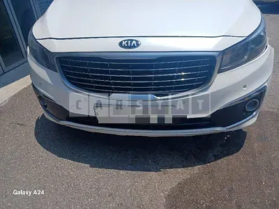 Photo 1 of 4: 2017 Kia Carnivals — Korean insurance auction