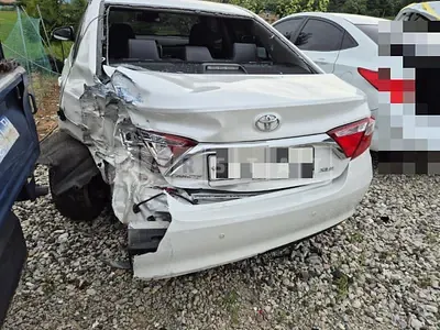 Photo 1 of 15: 2016 Toyota Camry — Korean insurance auction