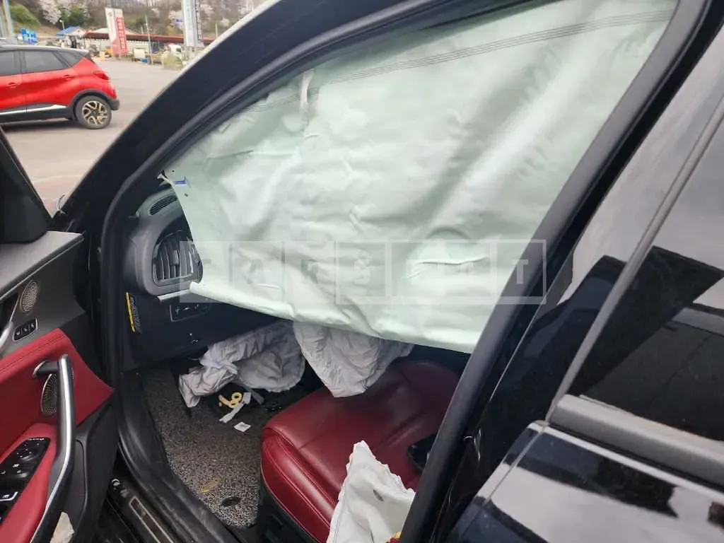 Photo 2 of 13: 2018 Kia Stinger, VIN KNAE751CDJS029590 — Korean insurance auction